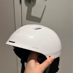 Adult SMALL Giro ski helmet white
